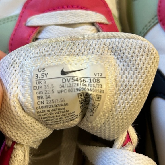 Nike Kids Multicolor Sneakers Size 3.5Y - Picture 5 of 6